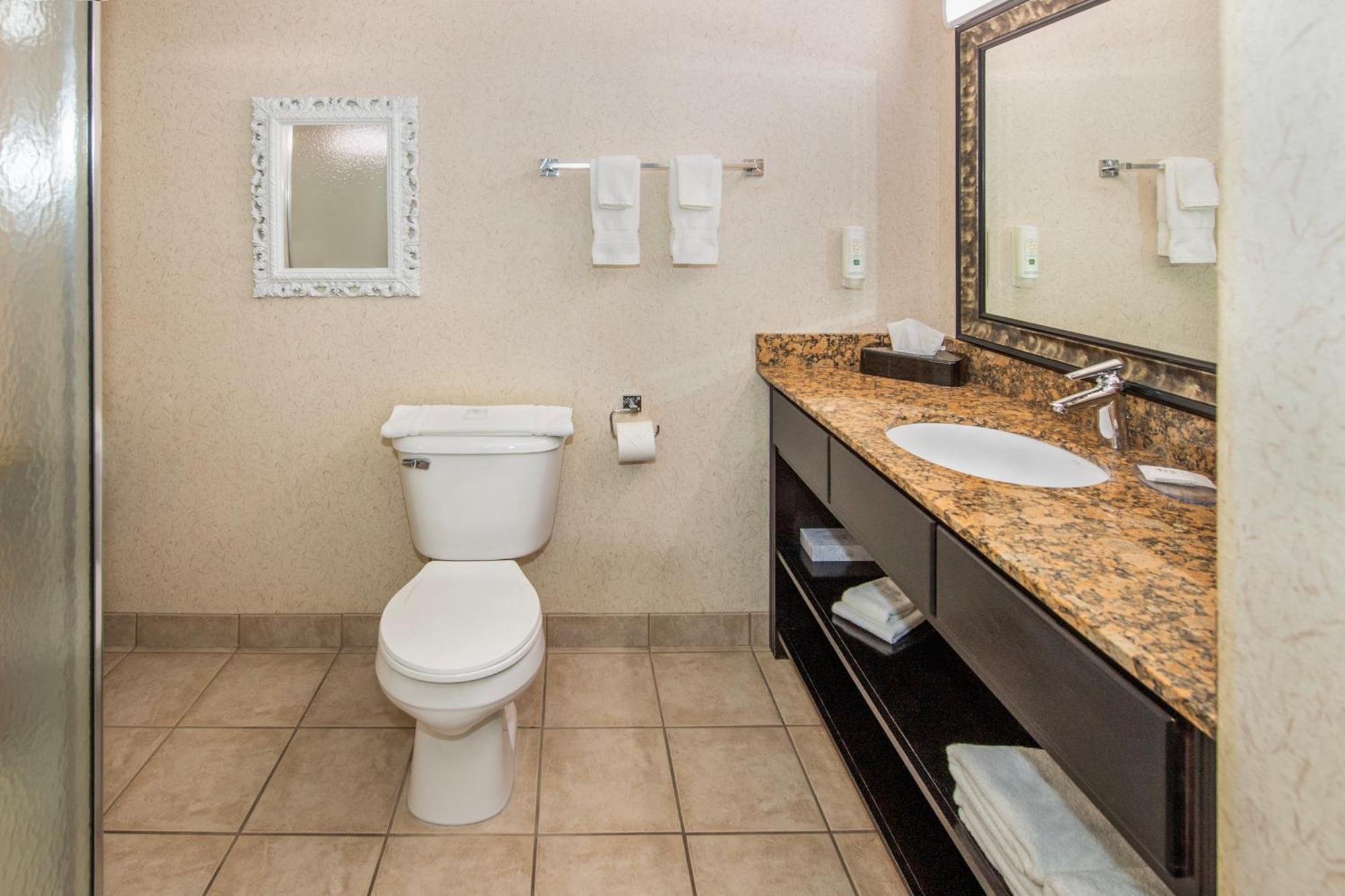 Quality Inn & Suites Lethbridge Dış mekan fotoğraf