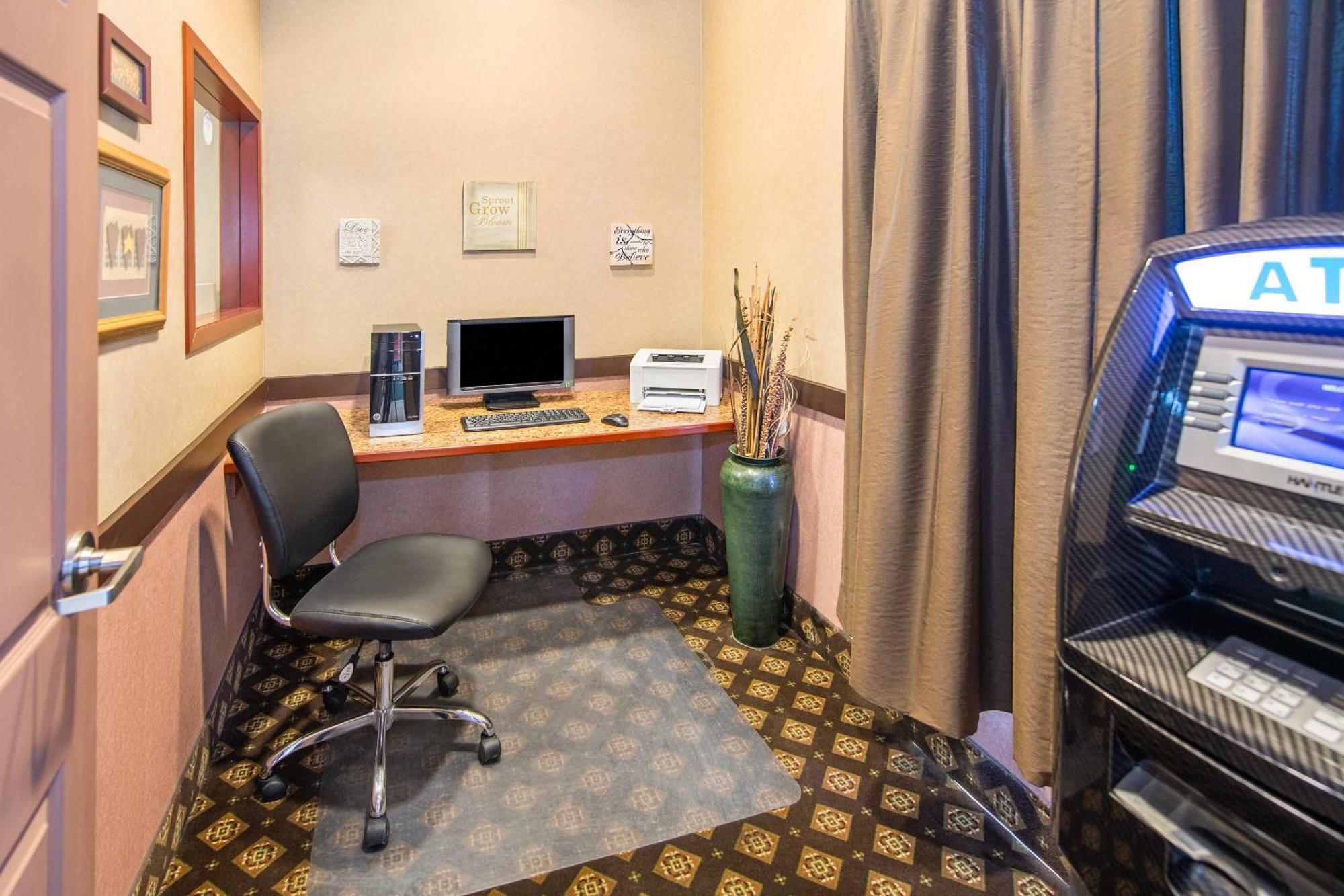 Quality Inn & Suites Lethbridge Dış mekan fotoğraf