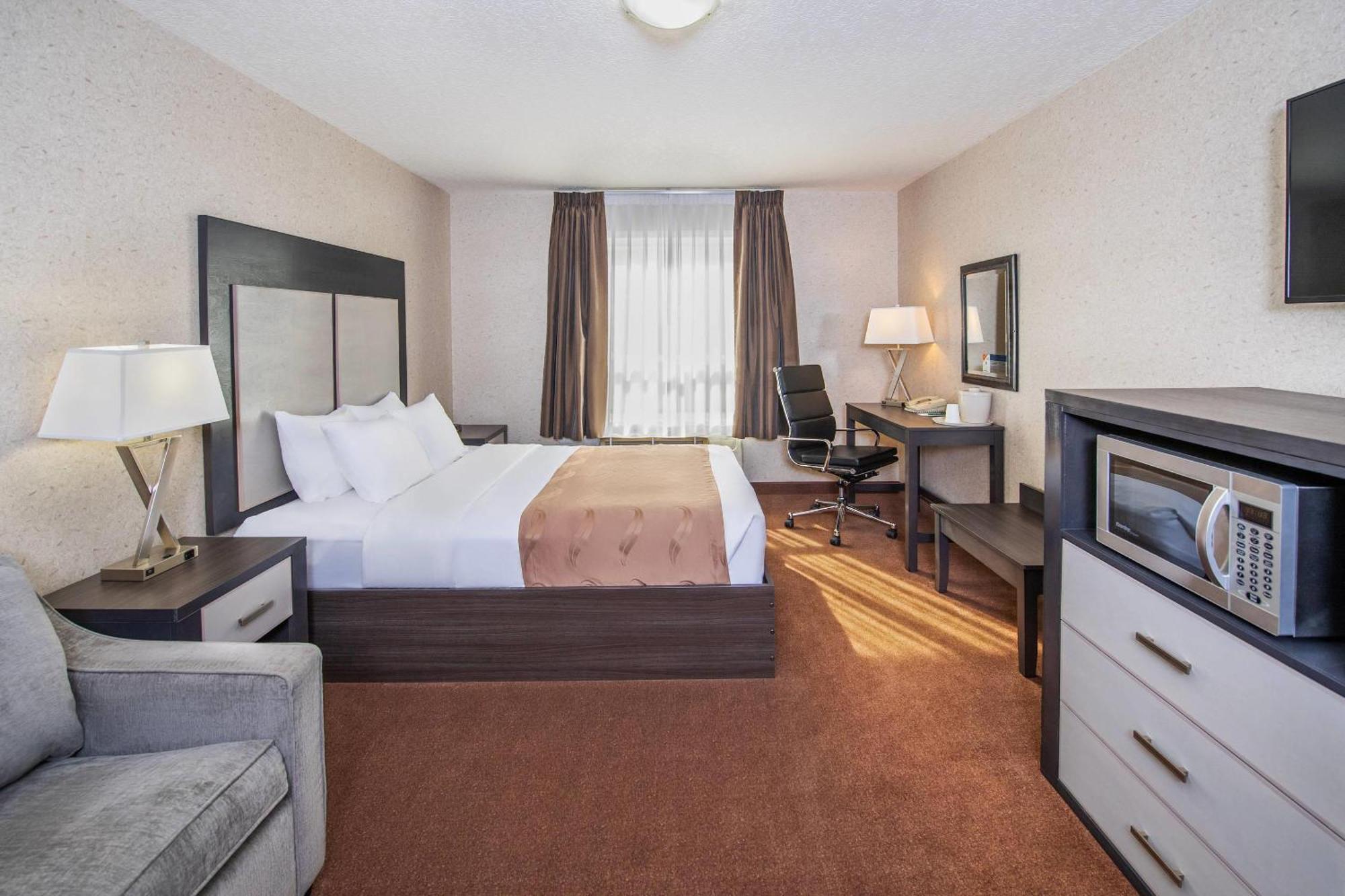 Quality Inn & Suites Lethbridge Dış mekan fotoğraf