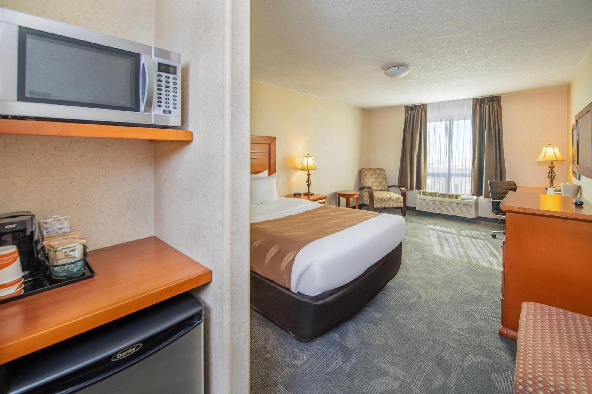 Quality Inn & Suites Lethbridge Dış mekan fotoğraf